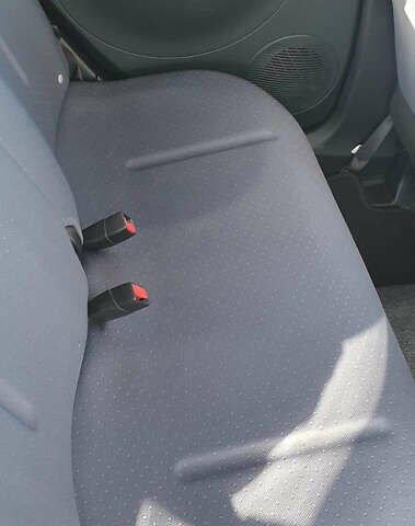 Красный Пежо иOн, объемом двигателя 0 л и пробегом 50 тыс. км за 5500 $, фото 9 на Automoto.ua