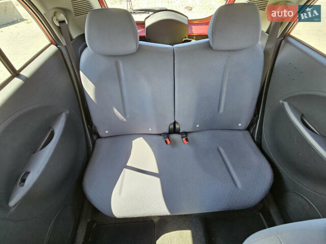 Красный Пежо иOн, объемом двигателя 0 л и пробегом 43 тыс. км за 7200 $, фото 8 на Automoto.ua