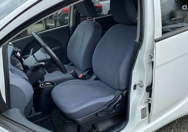 Пежо iOн, об'ємом двигуна 0 л та пробігом 78 тис. км за 4400 $, фото 21 на Automoto.ua