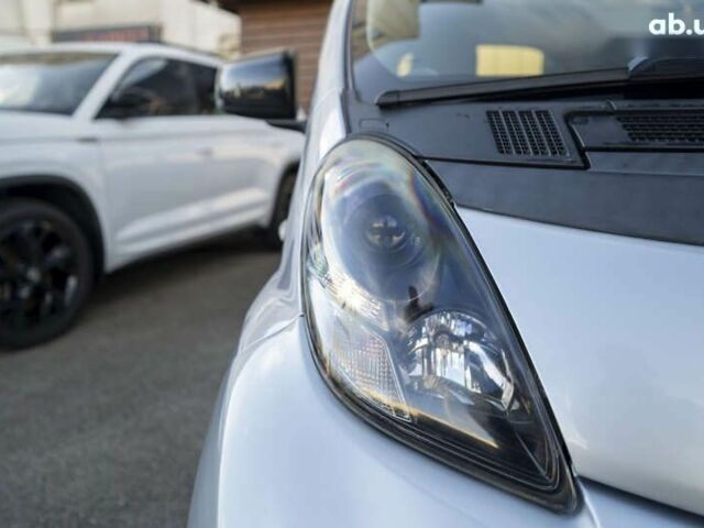 Пежо иOн, объемом двигателя 0 л и пробегом 29 тыс. км за 5600 $, фото 6 на Automoto.ua