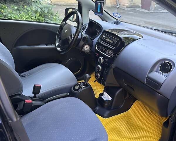 Пежо иOн, объемом двигателя 0 л и пробегом 80 тыс. км за 6000 $, фото 9 на Automoto.ua