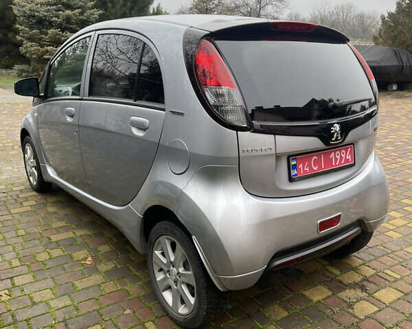 Серый Пежо иOн, объемом двигателя 0 л и пробегом 100 тыс. км за 4300 $, фото 9 на Automoto.ua