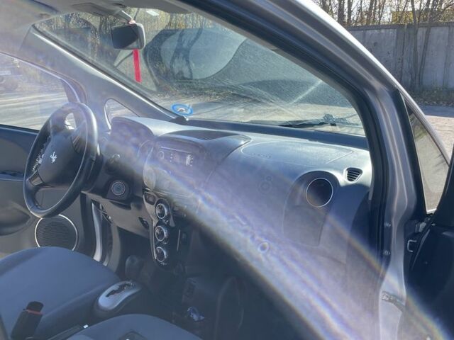 Серый Пежо иOн, объемом двигателя 0 л и пробегом 81 тыс. км за 3500 $, фото 11 на Automoto.ua