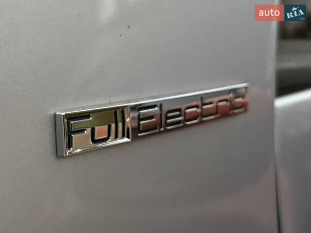 Серый Пежо иOн, объемом двигателя 0 л и пробегом 64 тыс. км за 4600 $, фото 23 на Automoto.ua