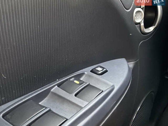 Серый Пежо иOн, объемом двигателя 0 л и пробегом 64 тыс. км за 4600 $, фото 20 на Automoto.ua