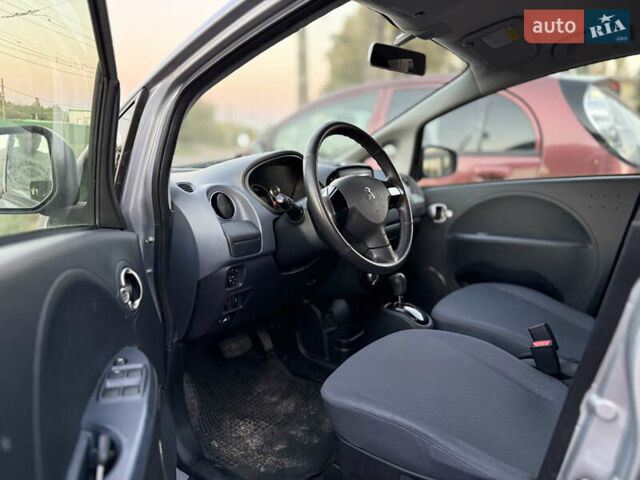 Серый Пежо иOн, объемом двигателя 0 л и пробегом 64 тыс. км за 4600 $, фото 3 на Automoto.ua