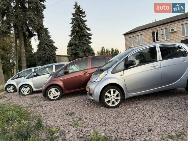 Серый Пежо иOн, объемом двигателя 0 л и пробегом 64 тыс. км за 4600 $, фото 9 на Automoto.ua