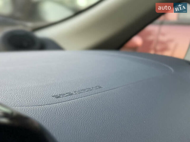 Серый Пежо иOн, объемом двигателя 0 л и пробегом 64 тыс. км за 4600 $, фото 19 на Automoto.ua