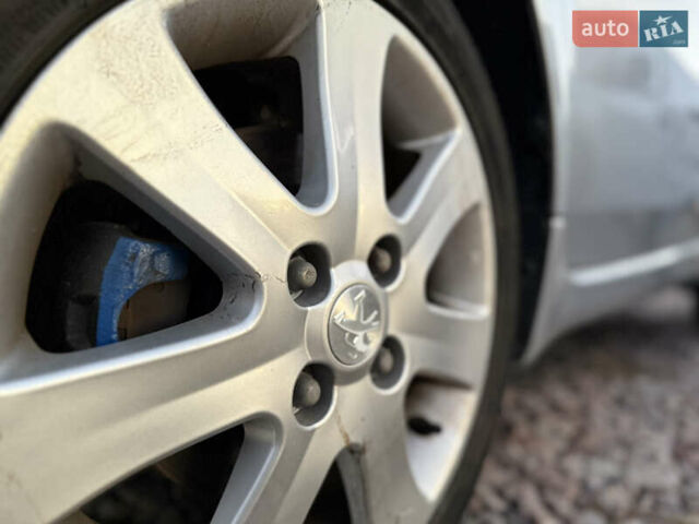 Серый Пежо иOн, объемом двигателя 0 л и пробегом 64 тыс. км за 4600 $, фото 26 на Automoto.ua