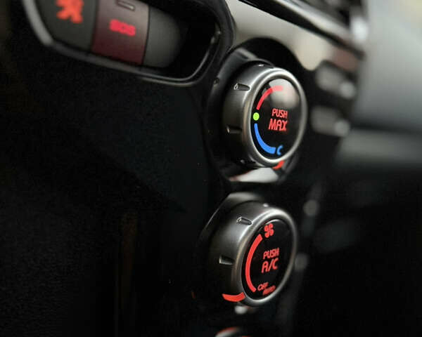 Серый Пежо иOн, объемом двигателя 0 л и пробегом 64 тыс. км за 4600 $, фото 16 на Automoto.ua