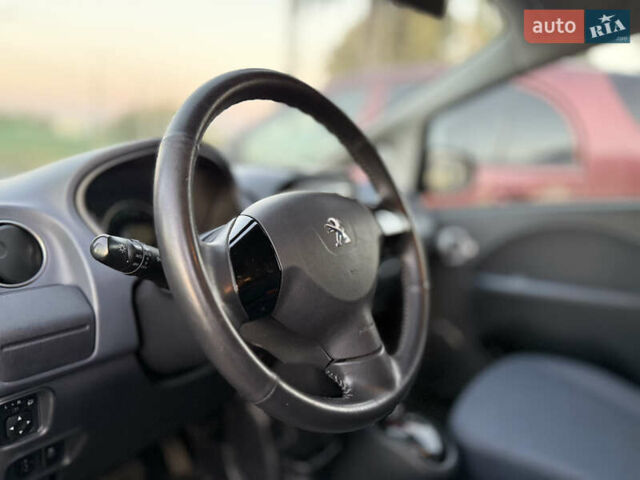 Серый Пежо иOн, объемом двигателя 0 л и пробегом 64 тыс. км за 4600 $, фото 2 на Automoto.ua