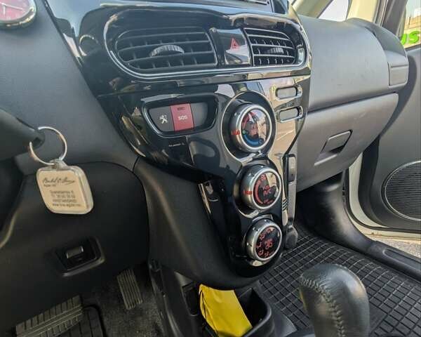 Серый Пежо иOн, объемом двигателя 0 л и пробегом 81 тыс. км за 4200 $, фото 19 на Automoto.ua
