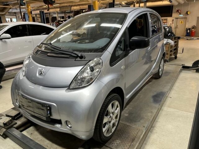 Серый Пежо иOн, объемом двигателя 0 л и пробегом 30 тыс. км за 5900 $, фото 1 на Automoto.ua