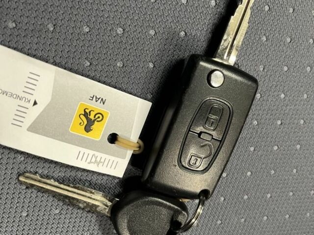 Серый Пежо иOн, объемом двигателя 0 л и пробегом 30 тыс. км за 5900 $, фото 7 на Automoto.ua