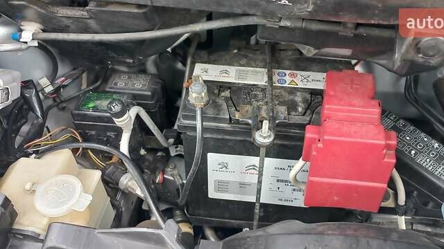 Сірий Пежо iOн, об'ємом двигуна 0 л та пробігом 55 тис. км за 5999 $, фото 14 на Automoto.ua