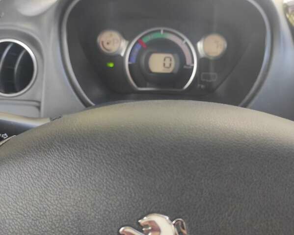 Синий Пежо иOн, объемом двигателя 0 л и пробегом 94 тыс. км за 4200 $, фото 4 на Automoto.ua