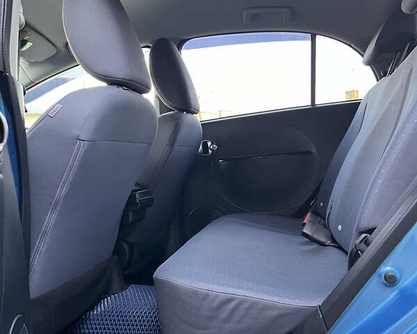 Синій Пежо iOн, об'ємом двигуна 0 л та пробігом 126 тис. км за 4700 $, фото 13 на Automoto.ua