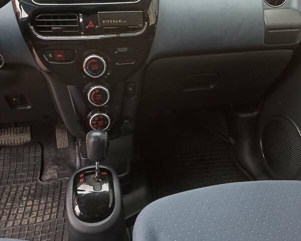 Синий Пежо иOн, объемом двигателя 0 л и пробегом 28 тыс. км за 5100 $, фото 2 на Automoto.ua