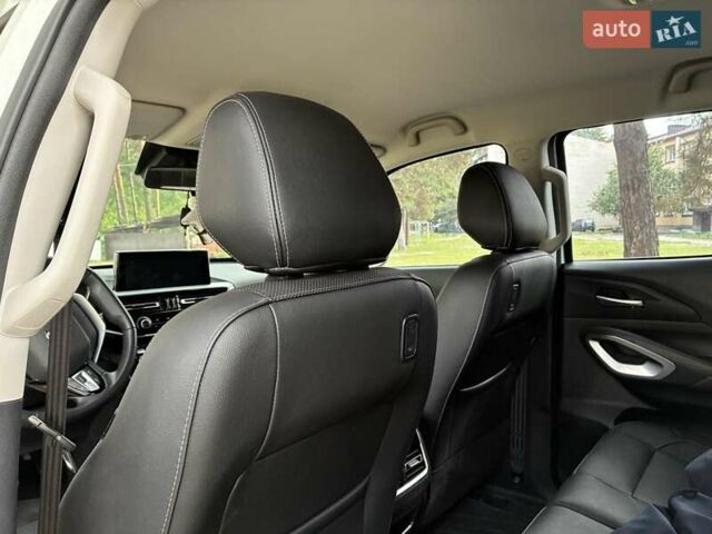Белый Пежо Landtrek, объемом двигателя 2.4 л и пробегом 7 тыс. км за 37999 $, фото 2 на Automoto.ua