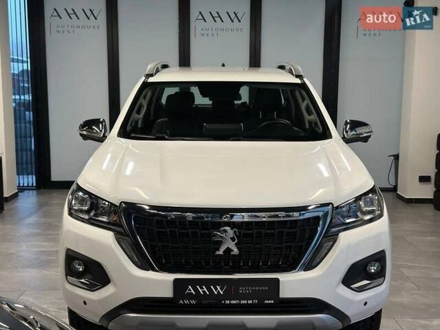 Белый Пежо Landtrek, объемом двигателя 2 л и пробегом 14 тыс. км за 34900 $, фото 1 на Automoto.ua