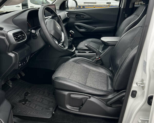 Білий Пежо Landtrek, об'ємом двигуна 1.91 л та пробігом 40 тис. км за 35000 $, фото 12 на Automoto.ua