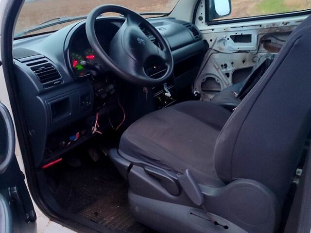 Білий Пежо Partner, об'ємом двигуна 1.9 л та пробігом 0 тис. км за 2200 $, фото 5 на Automoto.ua