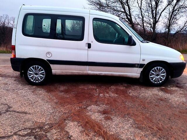 Білий Пежо Partner, об'ємом двигуна 1.9 л та пробігом 0 тис. км за 2200 $, фото 2 на Automoto.ua