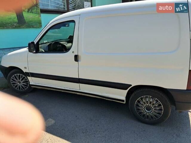 Білий Пежо Partner, об'ємом двигуна 1.9 л та пробігом 300 тис. км за 3100 $, фото 2 на Automoto.ua