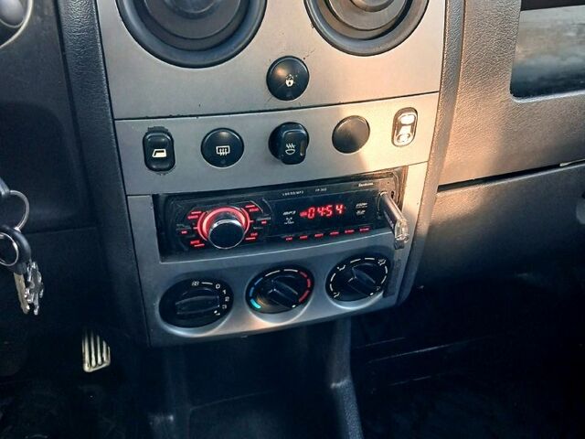 Белый Пежо Partner, объемом двигателя 1.9 л и пробегом 355 тыс. км за 2950 $, фото 8 на Automoto.ua