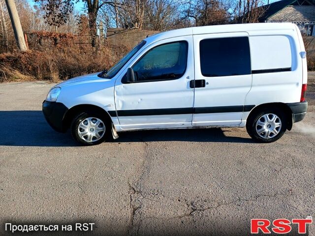 Белый Пежо Partner, объемом двигателя 1.9 л и пробегом 355 тыс. км за 2950 $, фото 5 на Automoto.ua