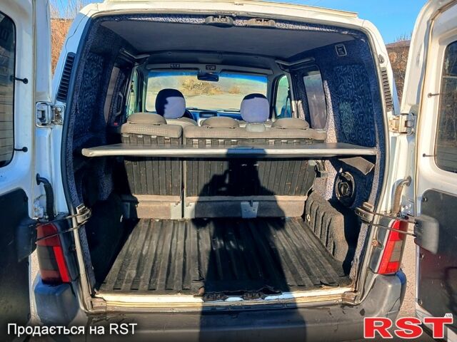 Белый Пежо Partner, объемом двигателя 1.9 л и пробегом 355 тыс. км за 2950 $, фото 13 на Automoto.ua