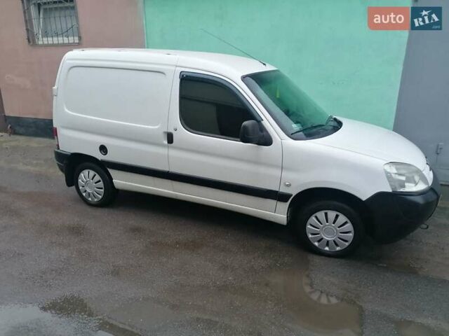 Белый Пежо Partner, объемом двигателя 1.36 л и пробегом 198 тыс. км за 2650 $, фото 1 на Automoto.ua