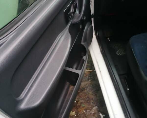 Белый Пежо Partner, объемом двигателя 1.36 л и пробегом 198 тыс. км за 2650 $, фото 2 на Automoto.ua