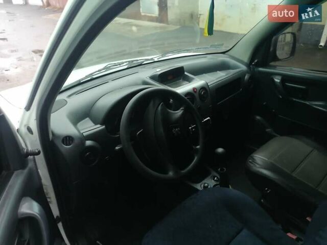 Белый Пежо Partner, объемом двигателя 1.36 л и пробегом 198 тыс. км за 2650 $, фото 3 на Automoto.ua