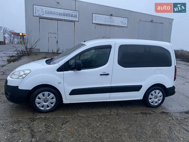 Білий Пежо Partner, об'ємом двигуна 1.6 л та пробігом 286 тис. км за 4200 $, фото 4 на Automoto.ua