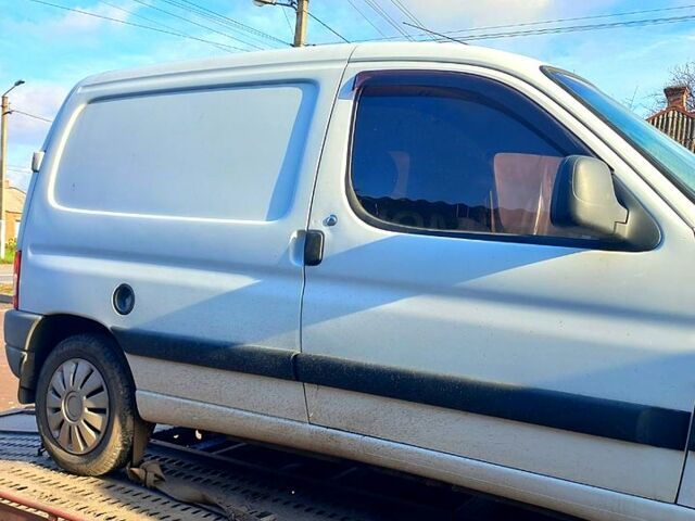 Белый Пежо Partner, объемом двигателя 1.4 л и пробегом 0 тыс. км за 1100 $, фото 4 на Automoto.ua