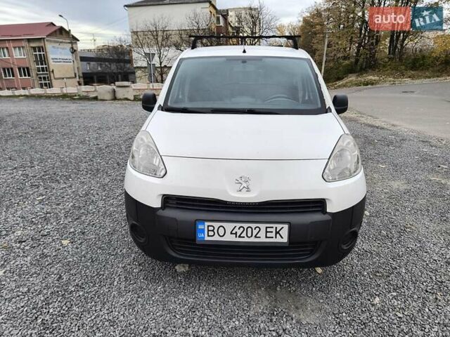 Белый Пежо Partner, объемом двигателя 1.56 л и пробегом 388 тыс. км за 4200 $, фото 1 на Automoto.ua