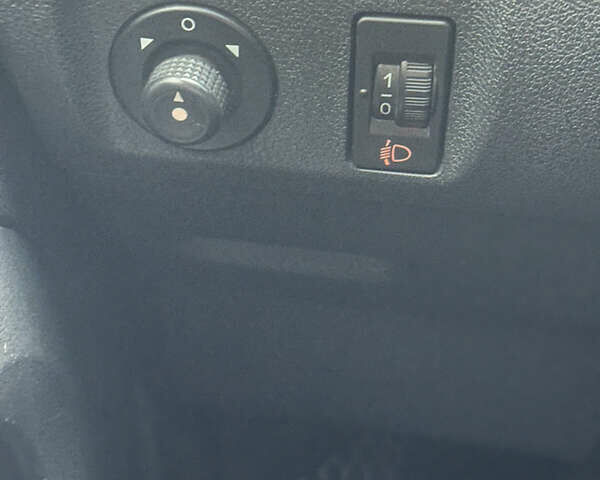 Белый Пежо Partner, объемом двигателя 1.56 л и пробегом 380 тыс. км за 5500 $, фото 9 на Automoto.ua