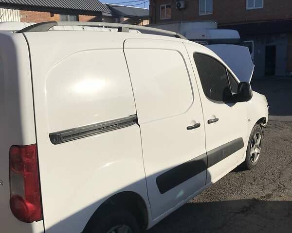 Белый Пежо Partner, объемом двигателя 1.6 л и пробегом 232 тыс. км за 3799 $, фото 15 на Automoto.ua