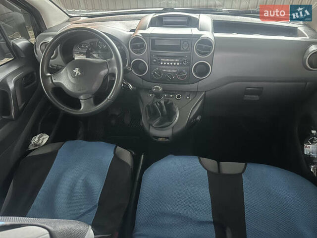 Белый Пежо Partner, объемом двигателя 1.56 л и пробегом 380 тыс. км за 5500 $, фото 10 на Automoto.ua