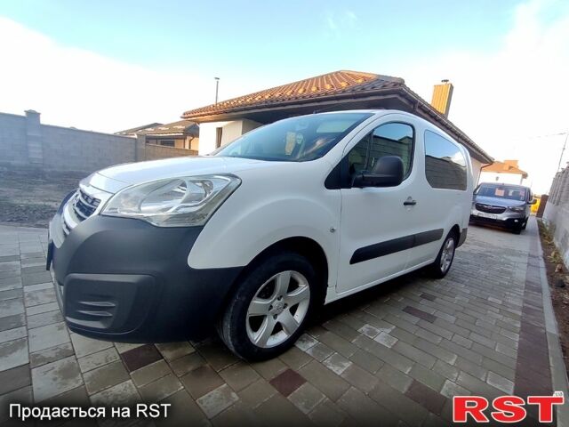 Белый Пежо Partner, объемом двигателя 1.6 л и пробегом 284 тыс. км за 8700 $, фото 6 на Automoto.ua