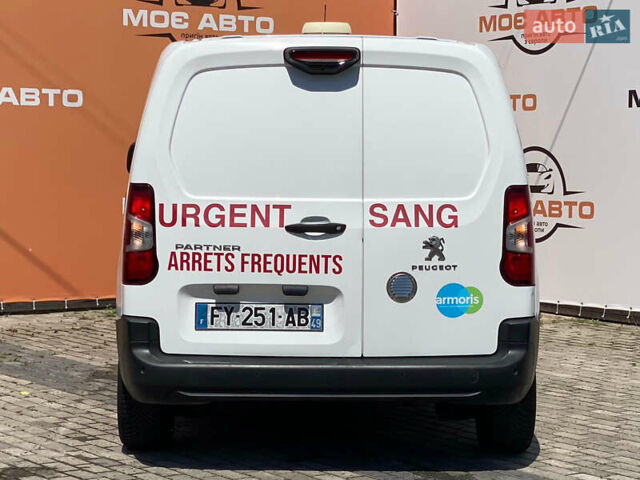 Білий Пежо Partner, об'ємом двигуна 1.5 л та пробігом 194 тис. км за 12900 $, фото 3 на Automoto.ua