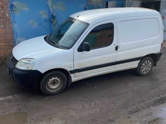 Белый Пежо Partner, объемом двигателя 1.4 л и пробегом 120 тыс. км за 3800 $, фото 6 на Automoto.ua