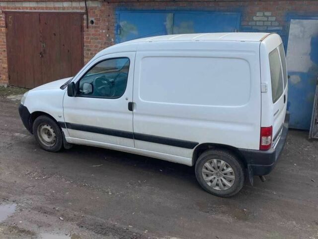 Белый Пежо Partner, объемом двигателя 1.4 л и пробегом 120 тыс. км за 3800 $, фото 2 на Automoto.ua