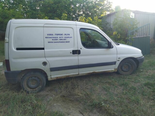 Белый Пежо Partner, объемом двигателя 1.9 л и пробегом 500 тыс. км за 799 $, фото 7 на Automoto.ua