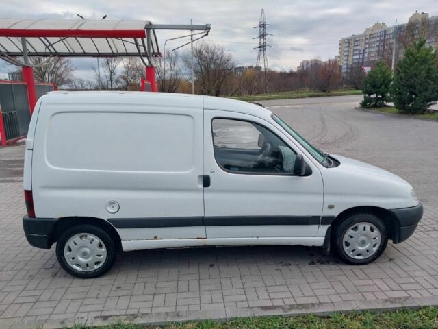 Белый Пежо Partner, объемом двигателя 0 л и пробегом 35 тыс. км за 1850 $, фото 1 на Automoto.ua