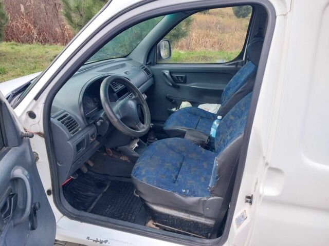 Белый Пежо Partner, объемом двигателя 0 л и пробегом 35 тыс. км за 1850 $, фото 4 на Automoto.ua