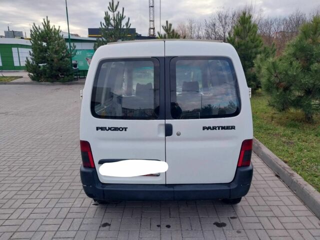 Белый Пежо Partner, объемом двигателя 0 л и пробегом 35 тыс. км за 1850 $, фото 3 на Automoto.ua