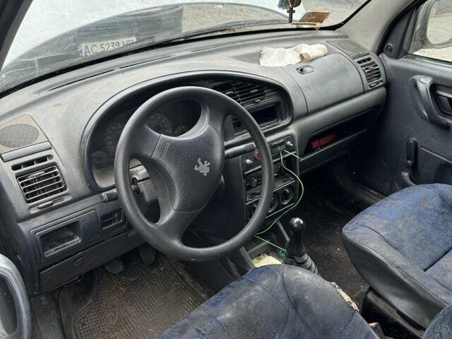 Белый Пежо Partner, объемом двигателя 1.9 л и пробегом 100 тыс. км за 999 $, фото 4 на Automoto.ua