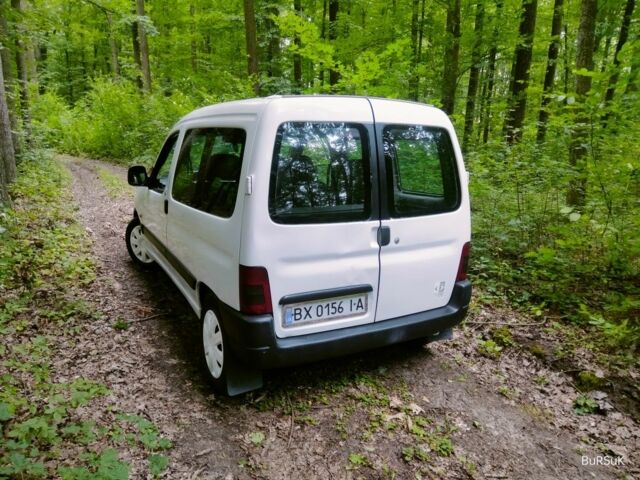 Белый Пежо Partner, объемом двигателя 2 л и пробегом 385 тыс. км за 3000 $, фото 3 на Automoto.ua
